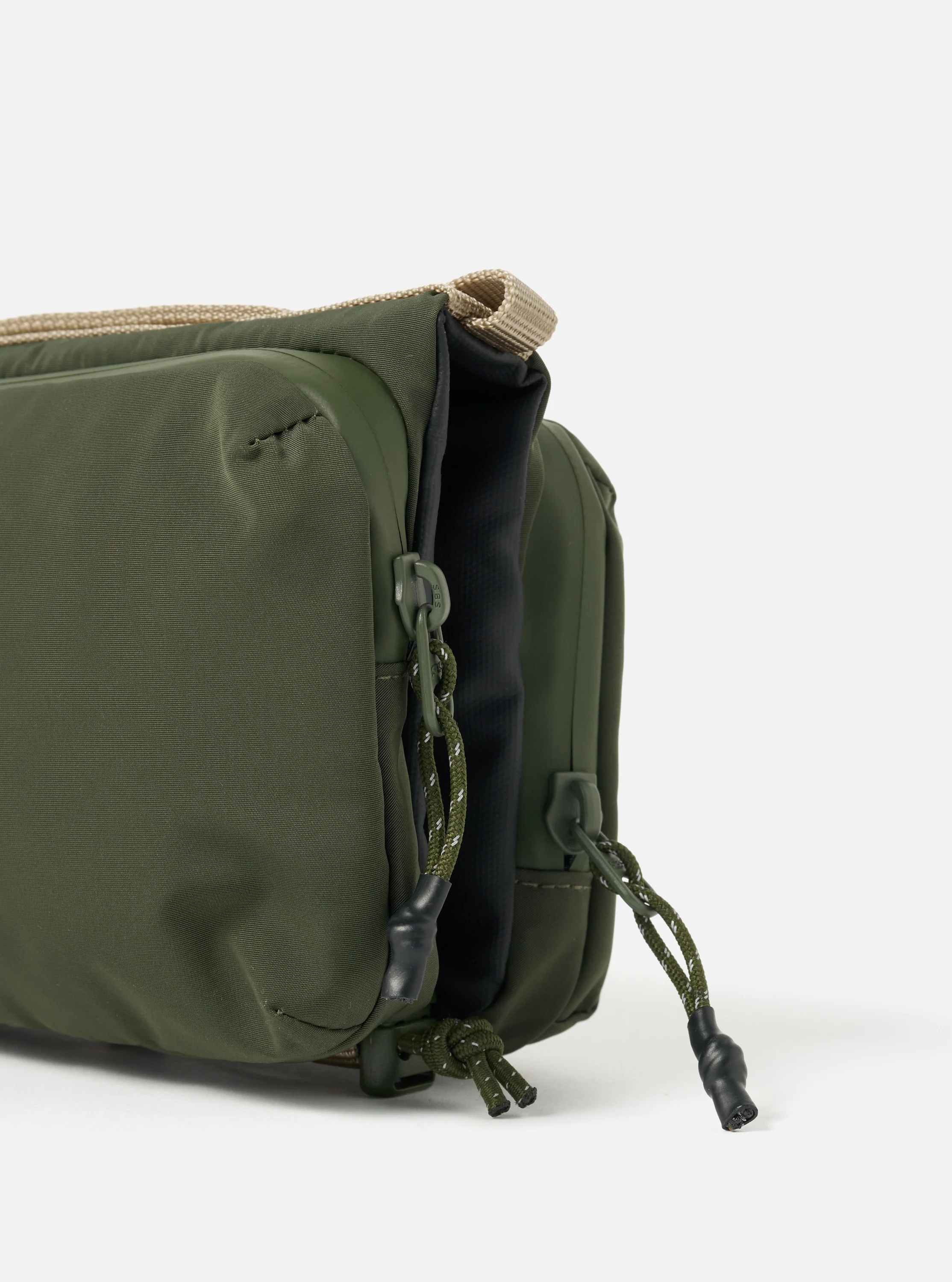 Topologie x Universal Works Rifle Green UW Tech Bottle Sacoche Medium - Image 4